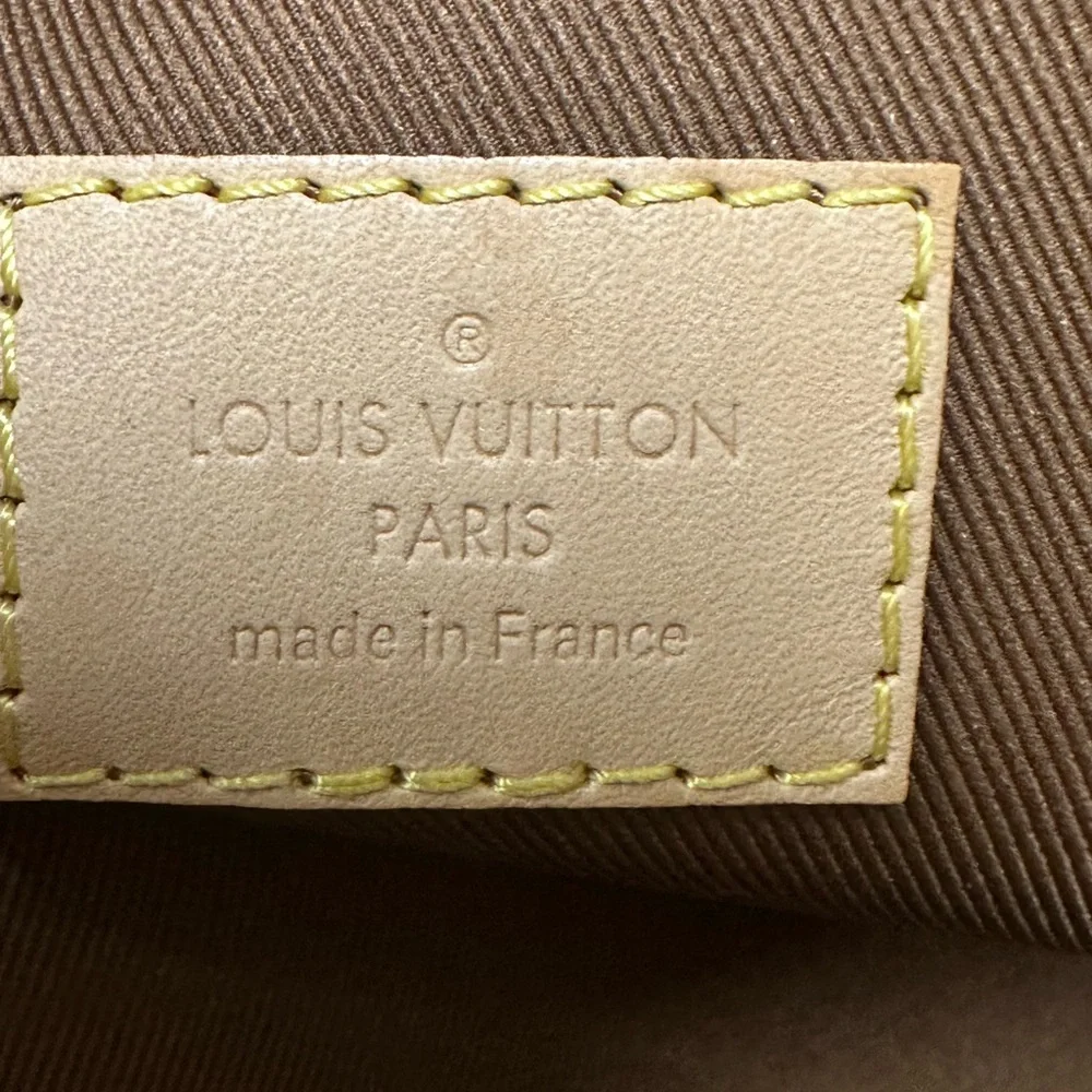 Louis Vuitton  Monogram Pouch✨ - Picture 10 of 11